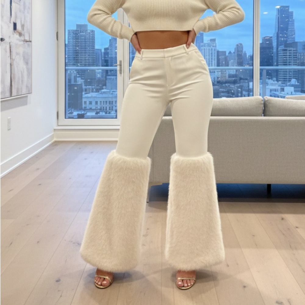 Akira Snow Bunny Trousers Fur Cuff XL NWT